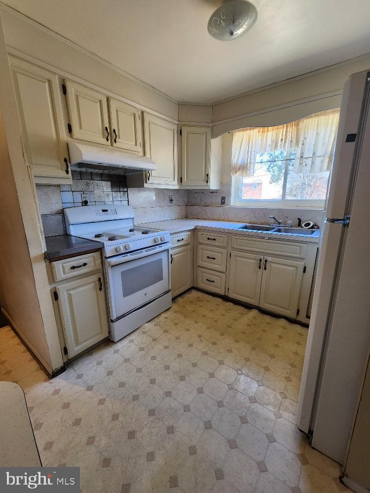 1108 Chaplin Street SE photo 17