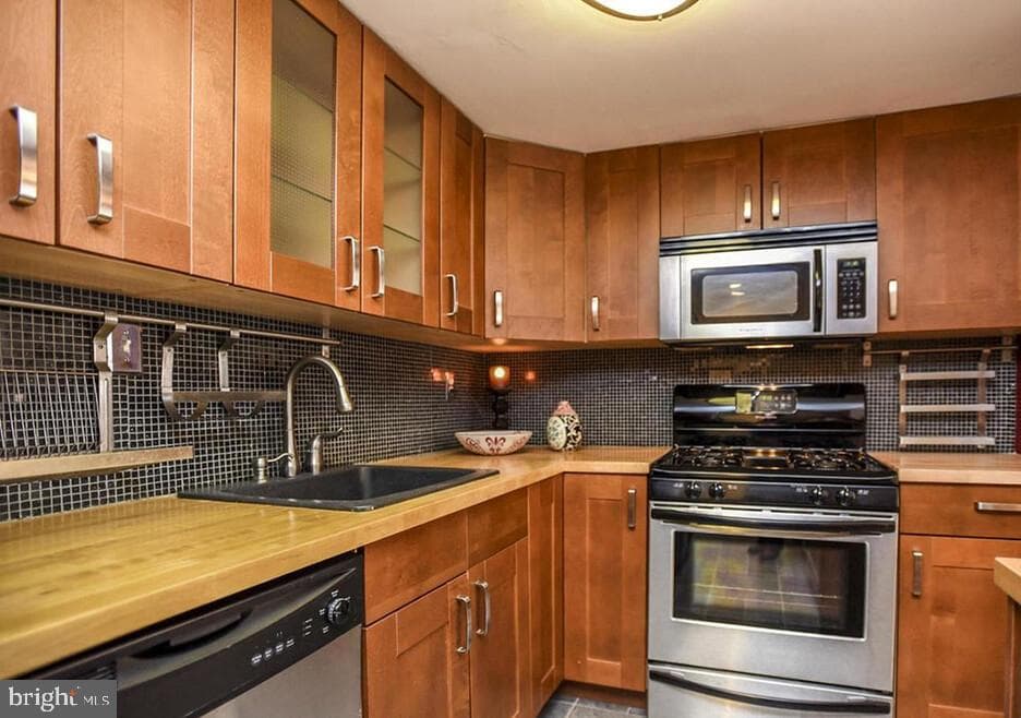 4545 Macarthur Boulevard NW #g7 photo 3