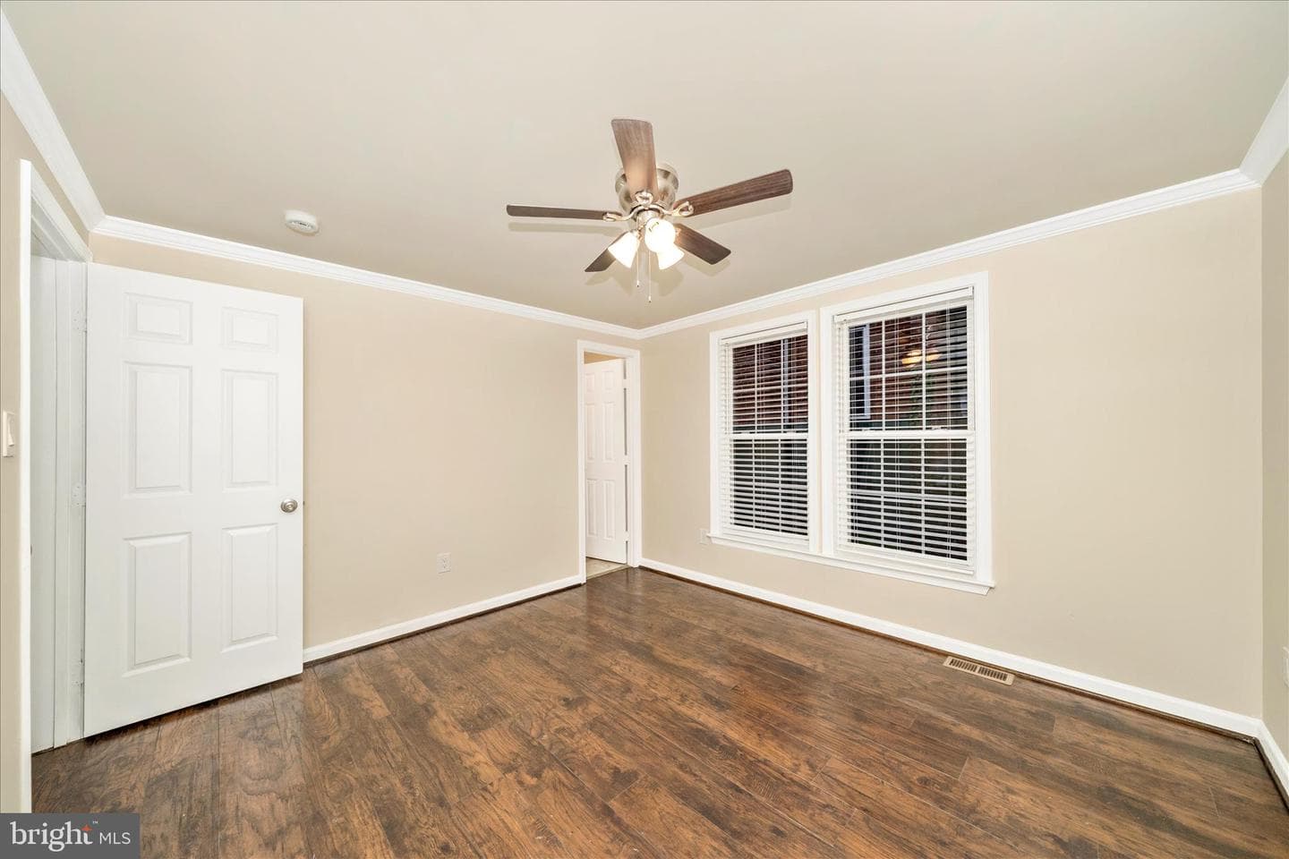 1015 48th Place NE photo 21