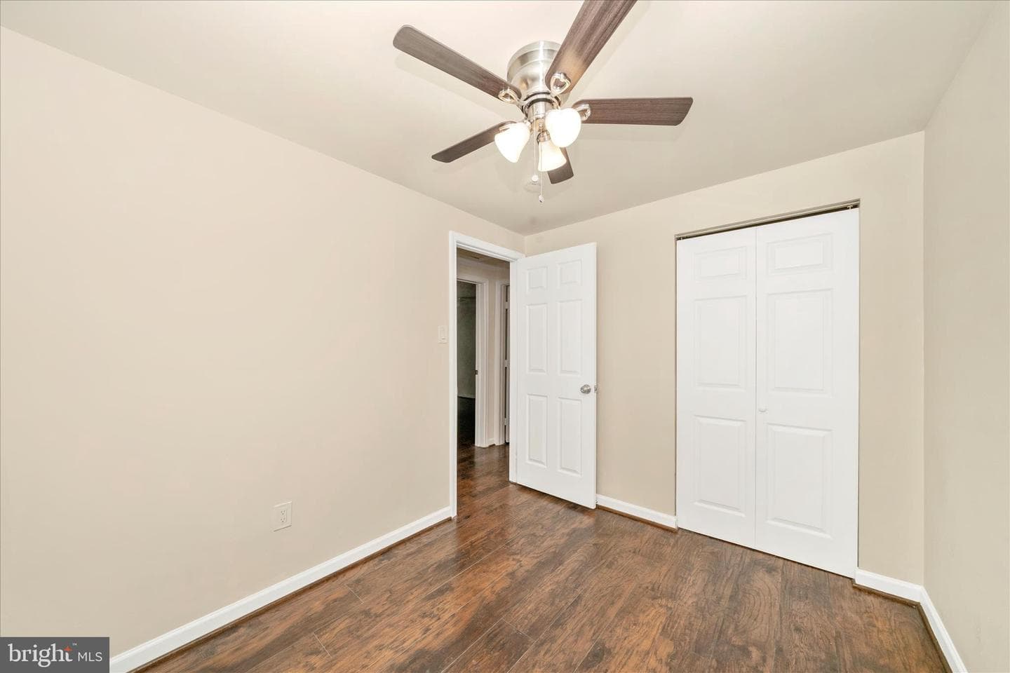 1015 48th Place NE photo 31