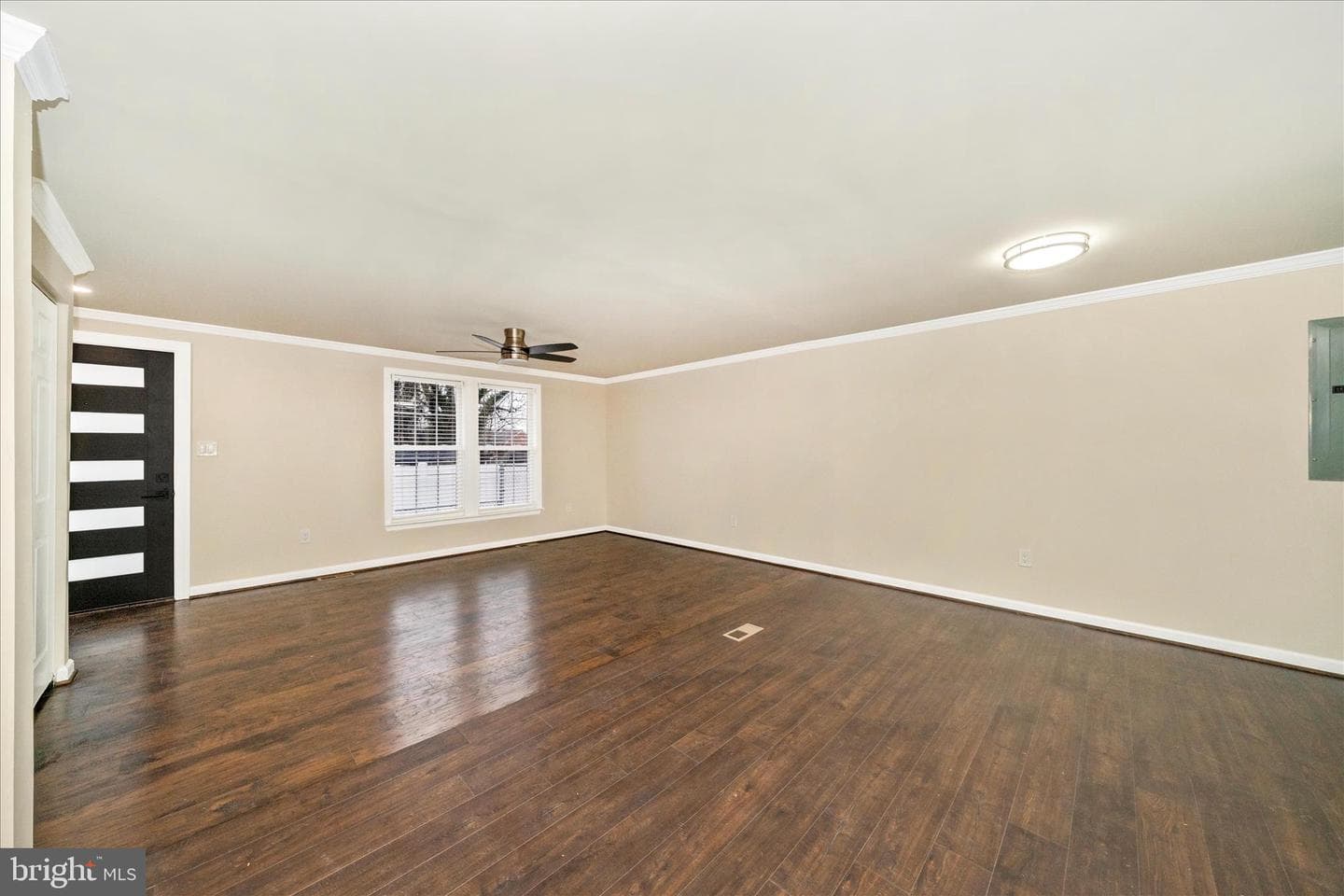 1015 48th Place NE photo 7