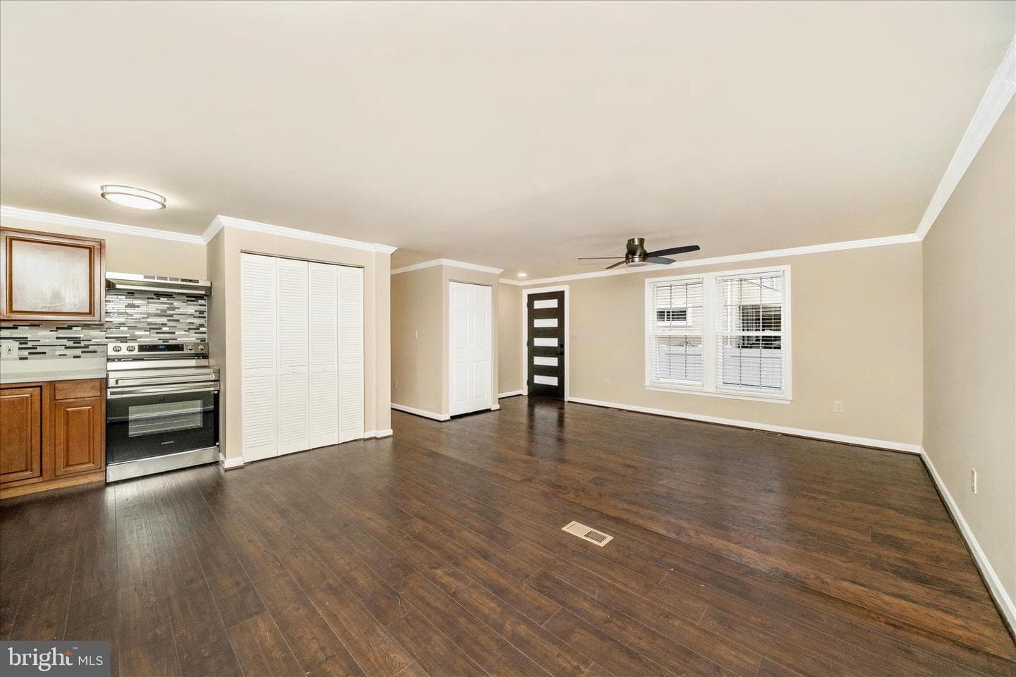 1015 48th Place NE photo 8