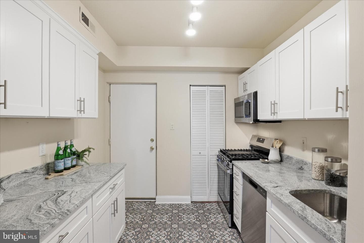 122 Bates Street NW photo 6