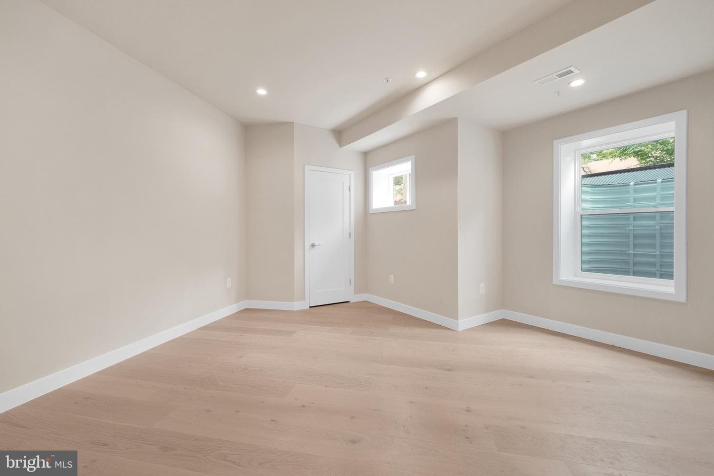 854 Xenia Street SE #102 photo 22