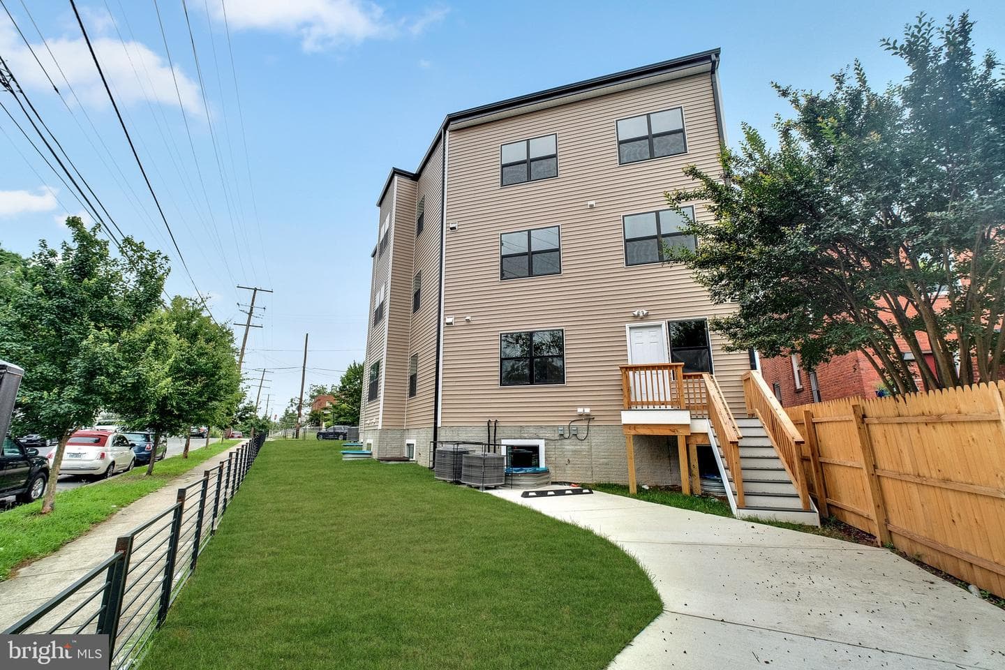 854 Xenia Street SE #102 photo 28