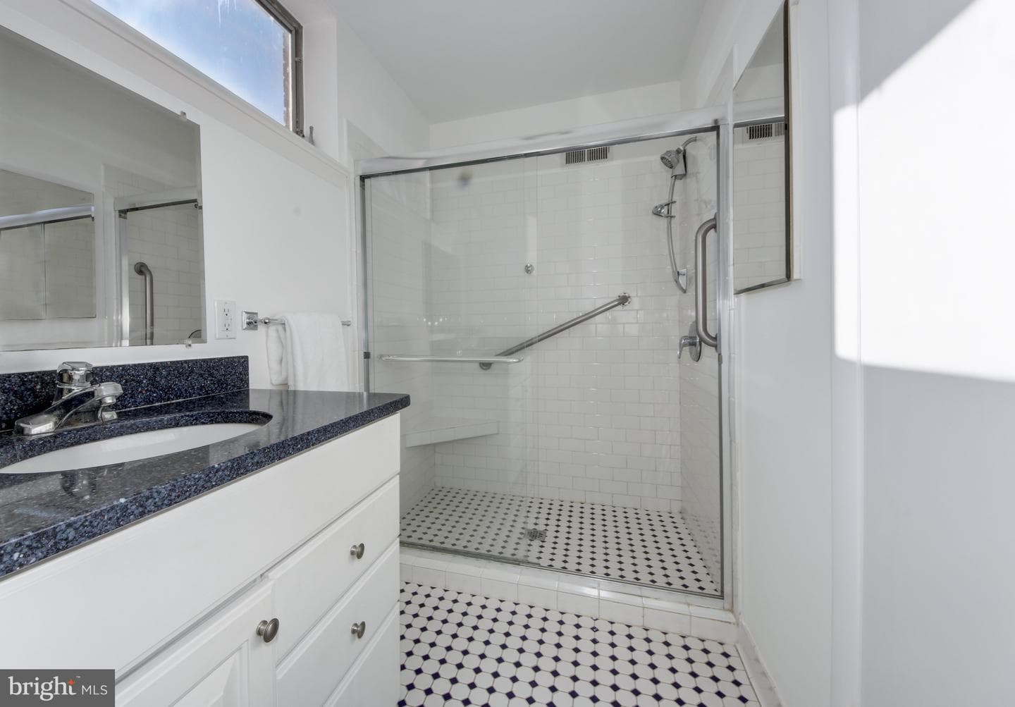 5814 Macarthur Boulevard NW photo 12