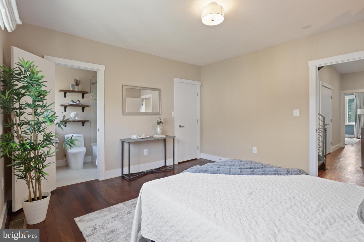 1524 Gales Street NE photo 17