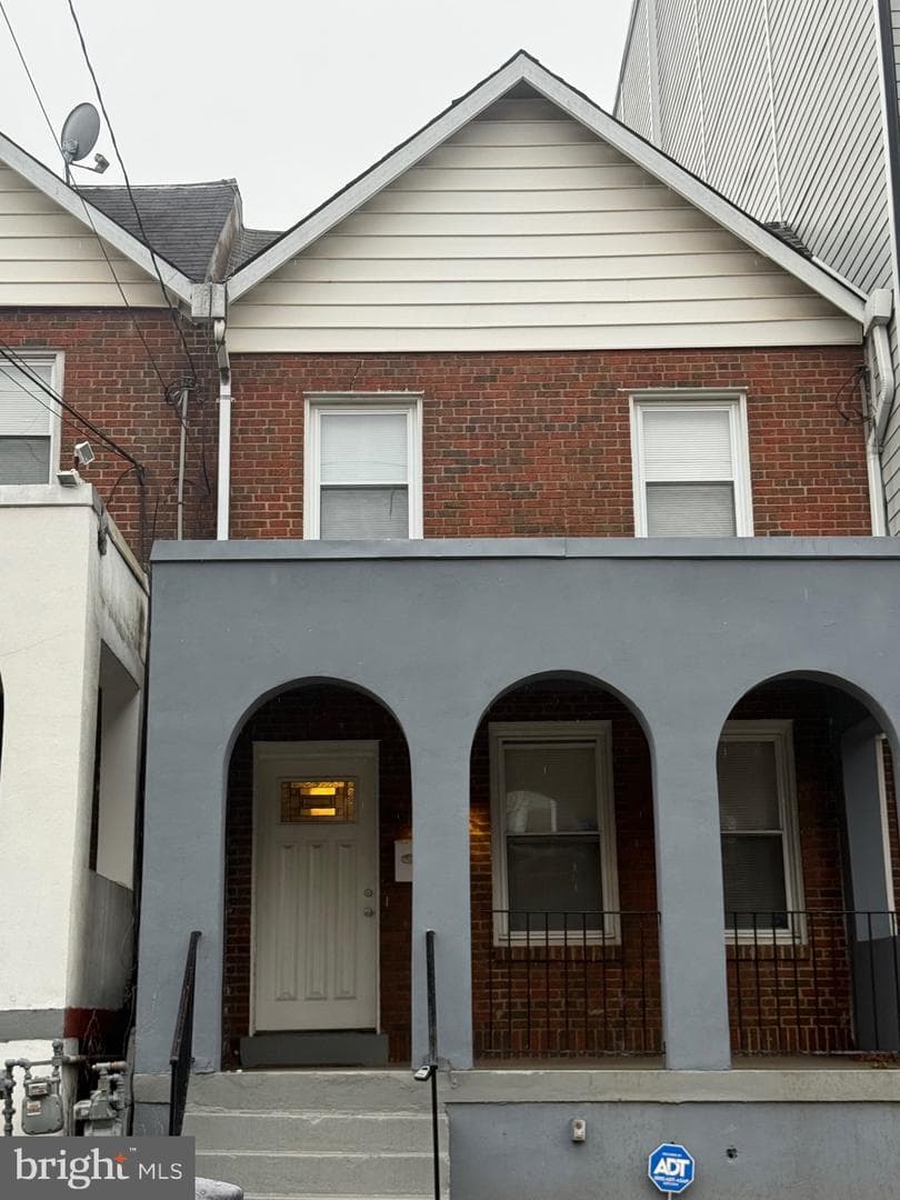 913 Evarts Street NE photo 1