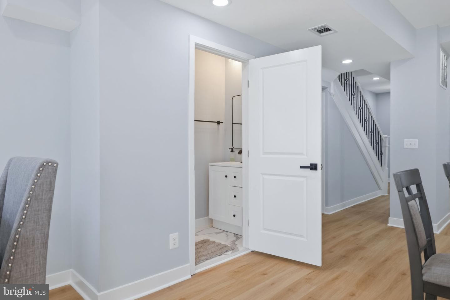 706 NW Longfellow Street NW photo 24