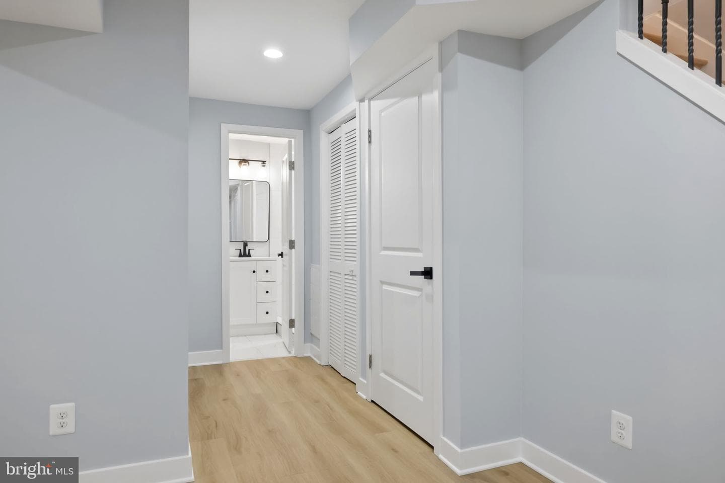 706 NW Longfellow Street NW photo 49
