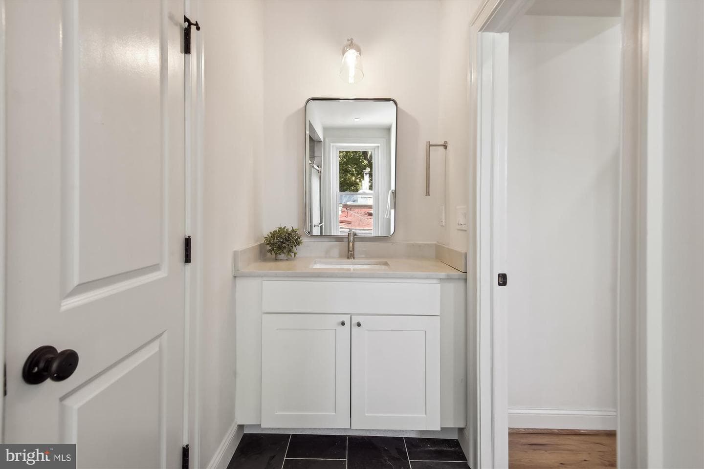 1214 East Capitol Street NE photo 12