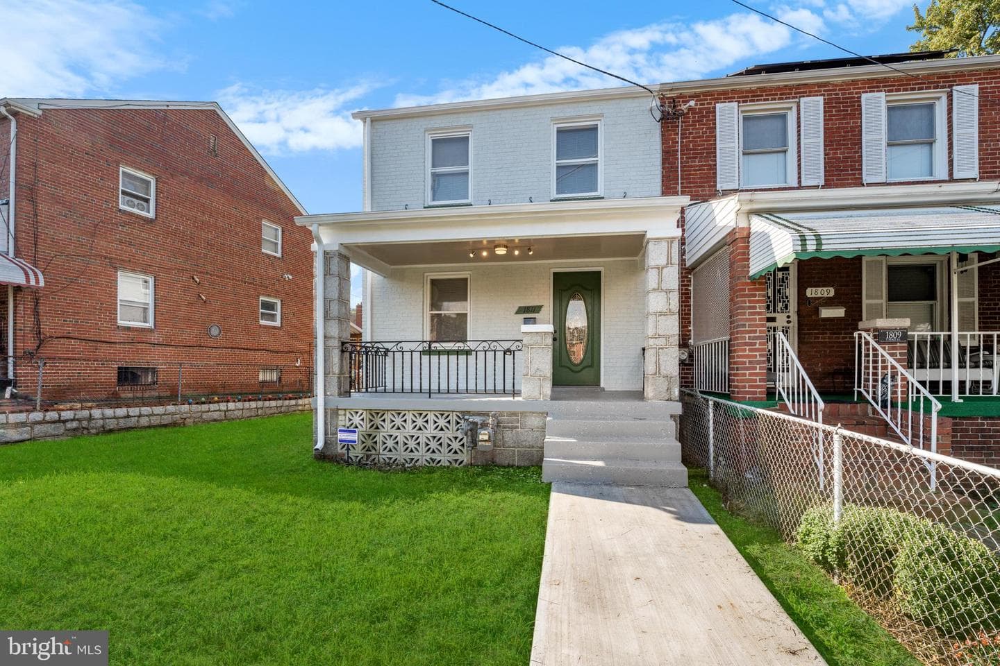 1811 T Place SE photo 3