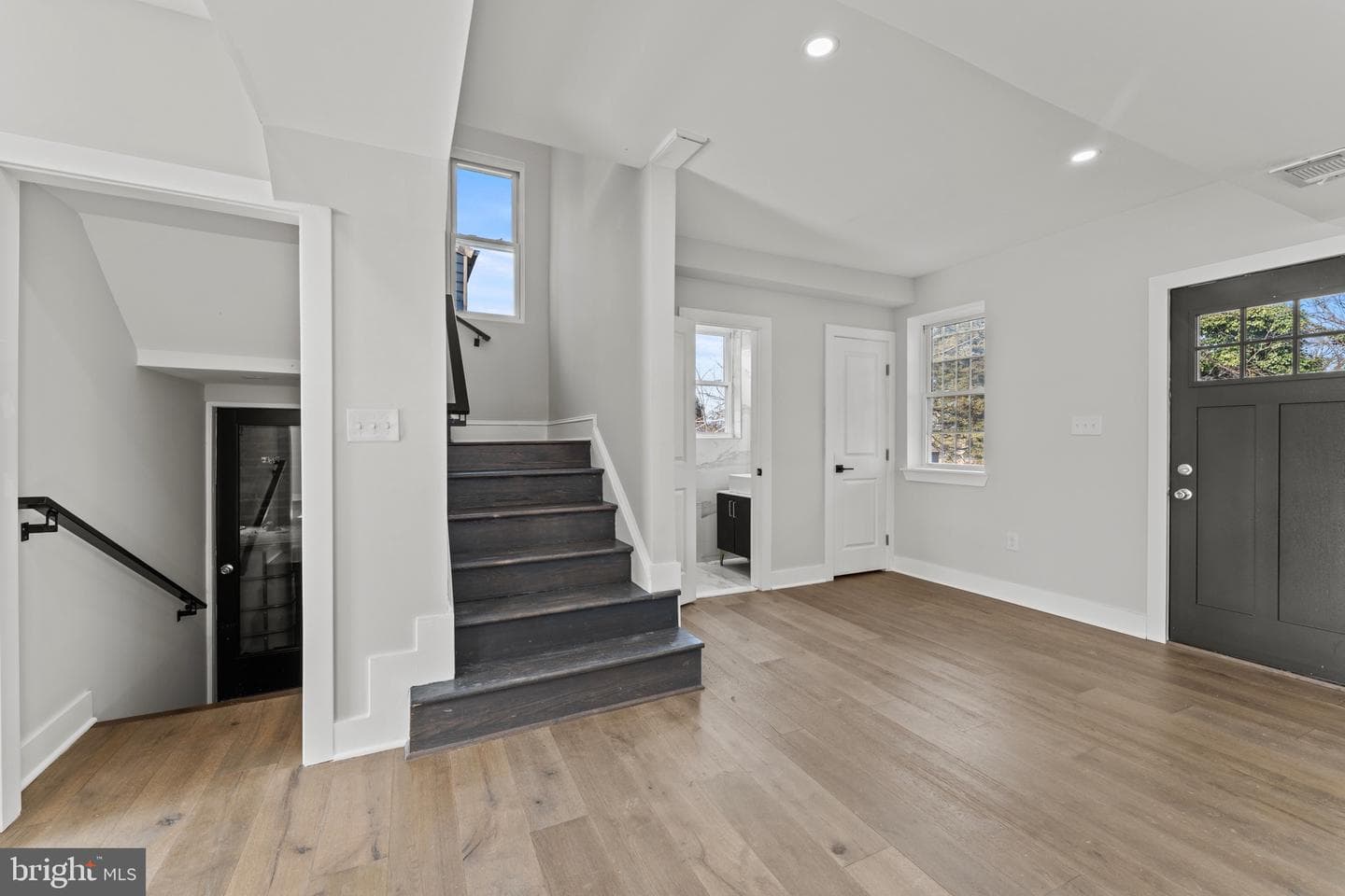 33 Nicholson Street NW photo 6