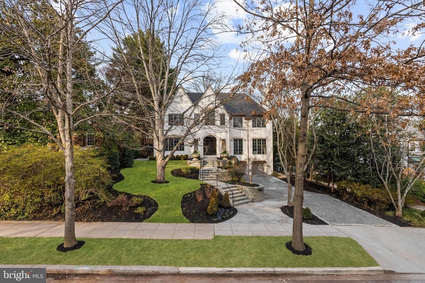 4433 Cathedral Avenue NW photo 42