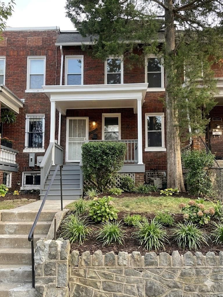 1505 West Virginia Avenue NE photo 1