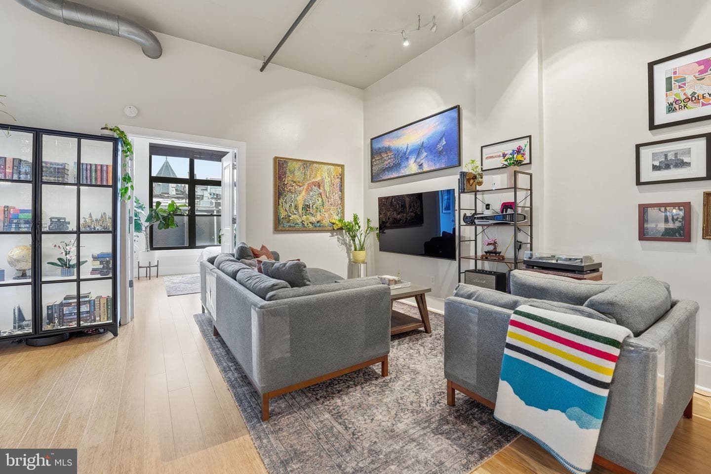 2328 Champlain Street NW #302 photo 17