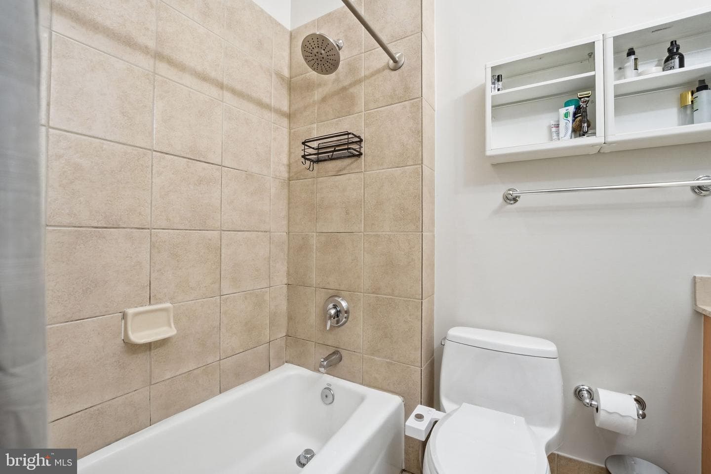 2328 Champlain Street NW #302 photo 32
