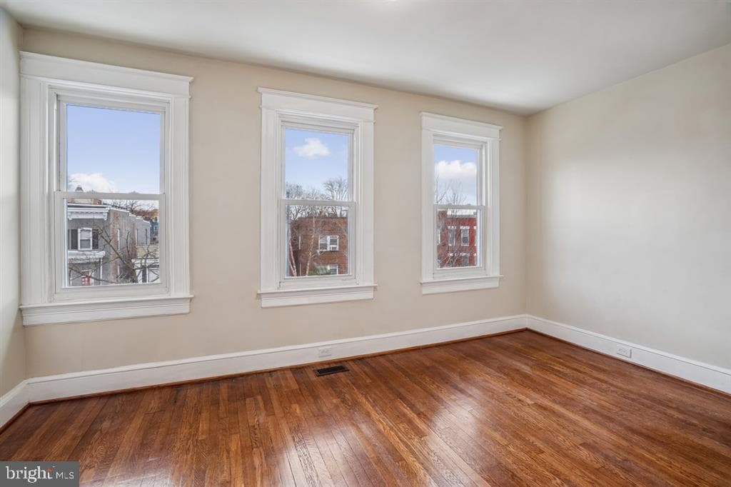 1154 4th Street NE photo 12