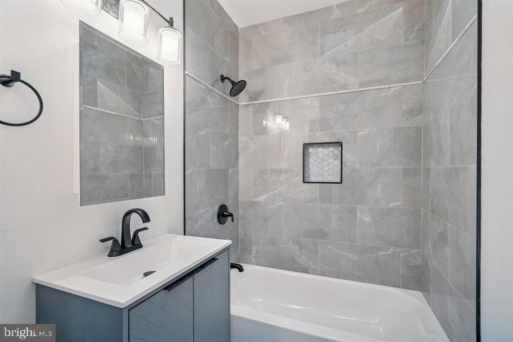 1154 4th Street NE photo 14