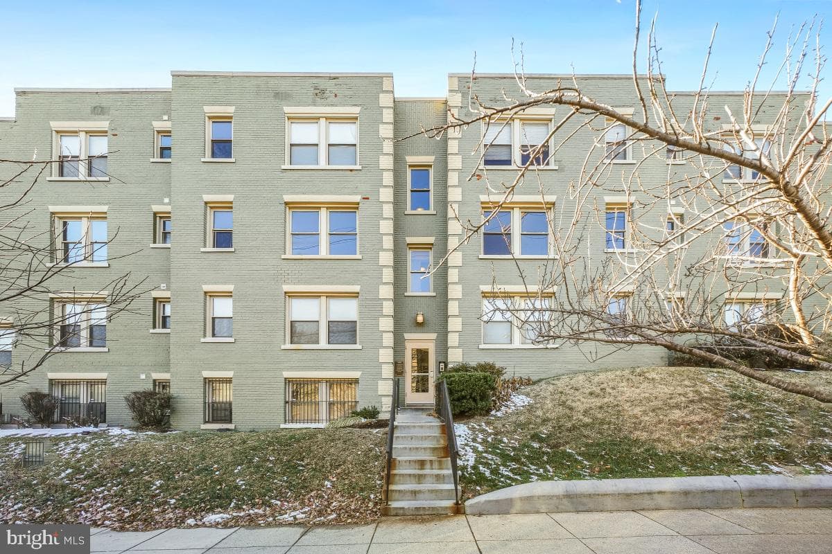 4408 1st Place NE #21, Washington