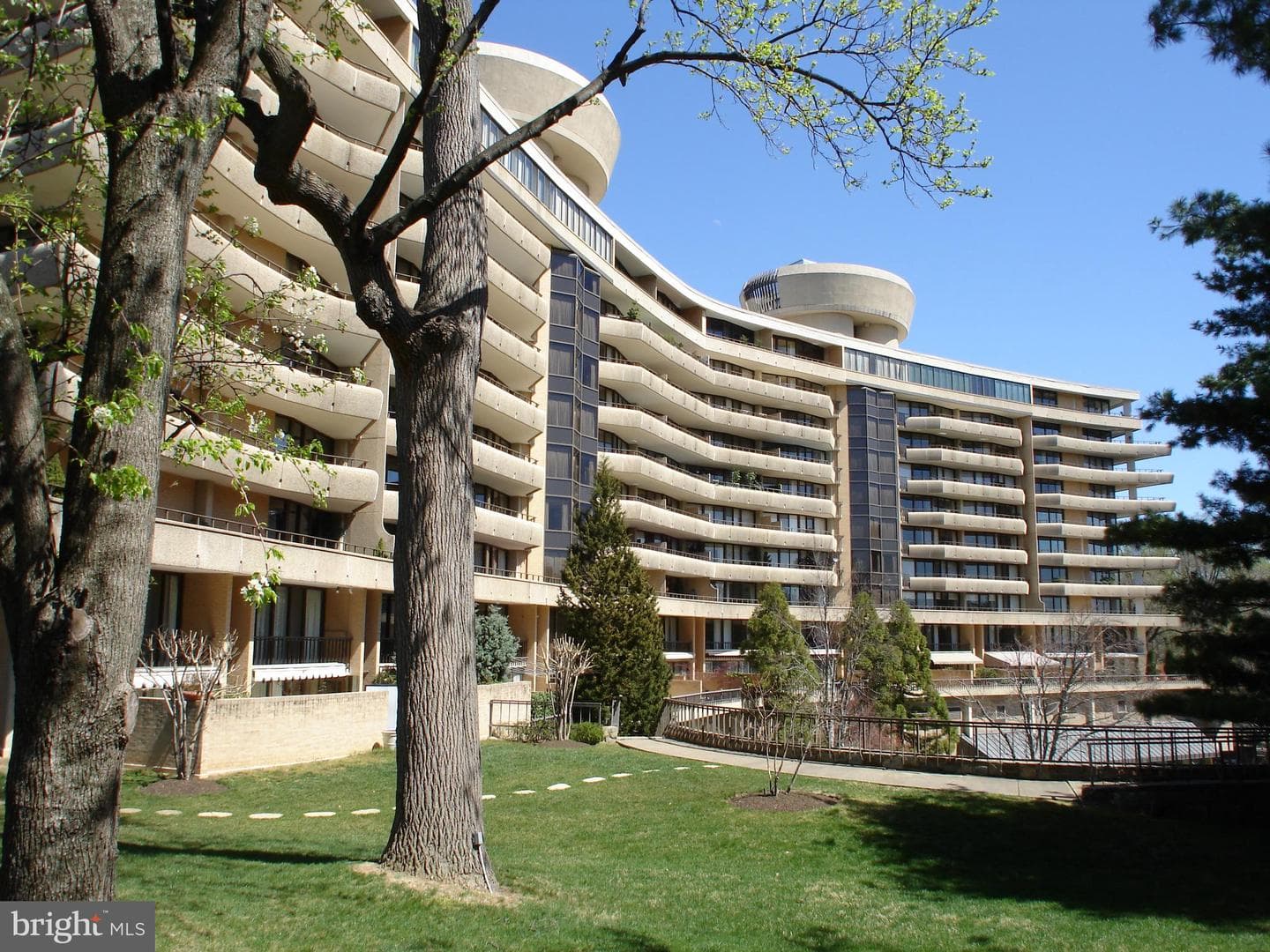 4200 NW Massachusetts Avenue NW #313