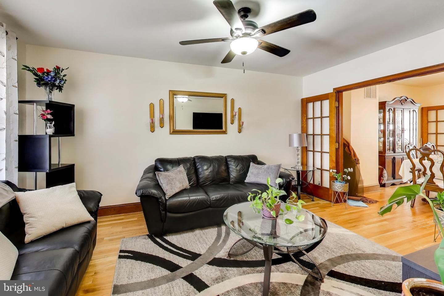 1655 C Street NE photo 3