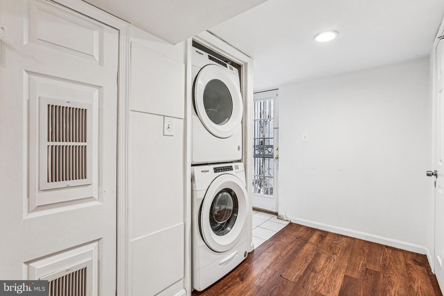 836 Division Avenue NE photo 26