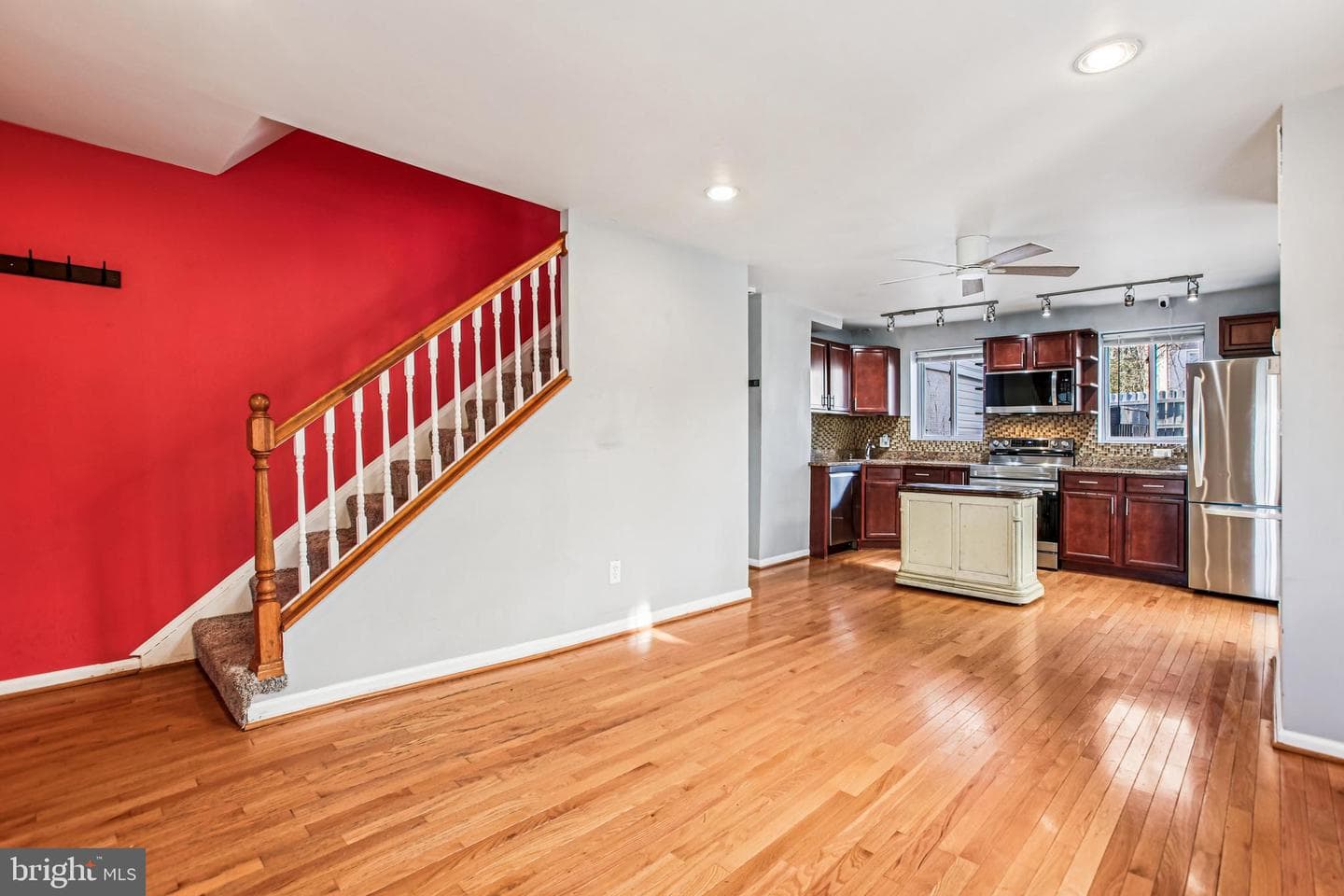 836 Division Avenue NE photo 5