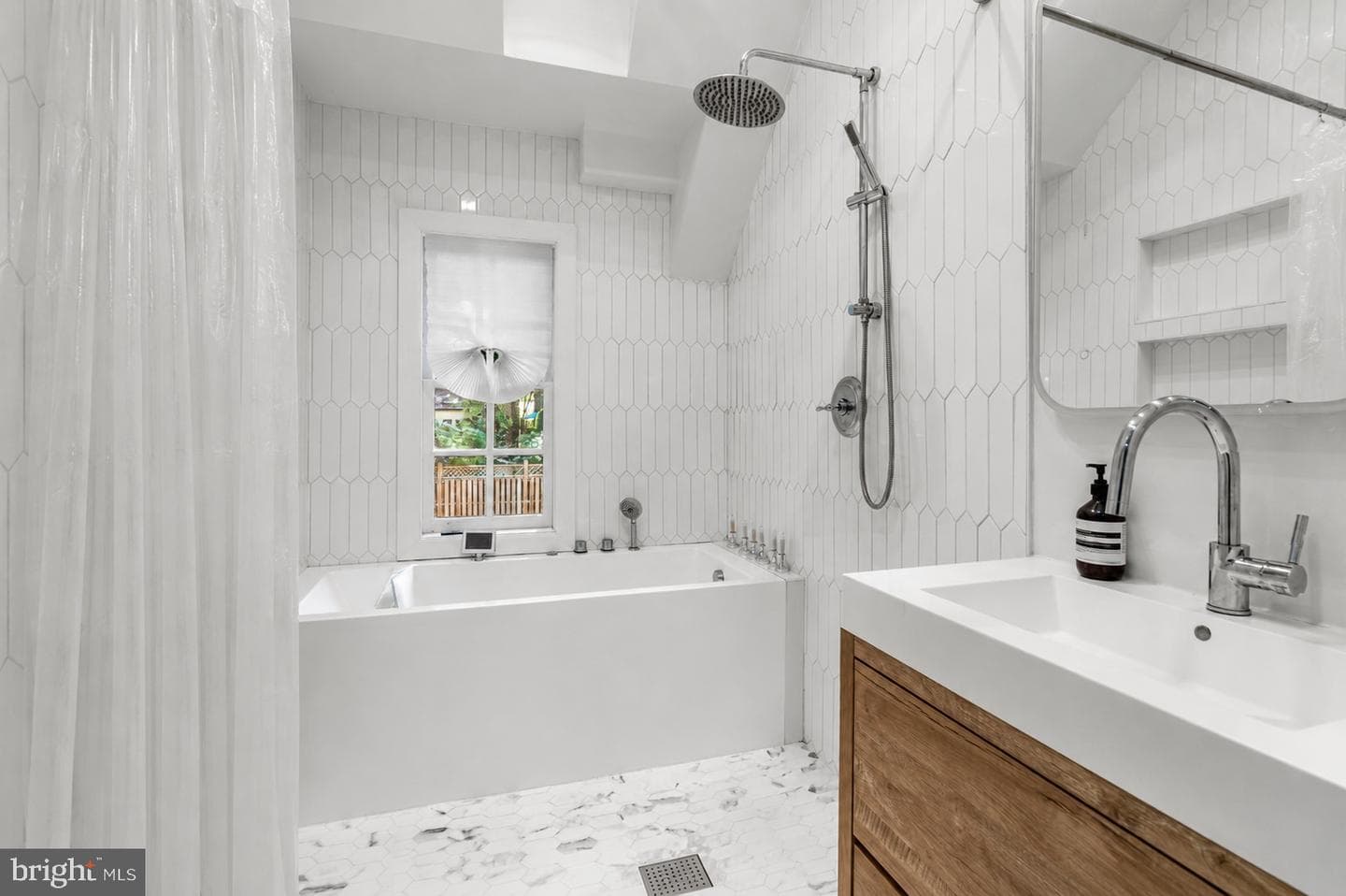 2035 Parkside Drive NW photo 29