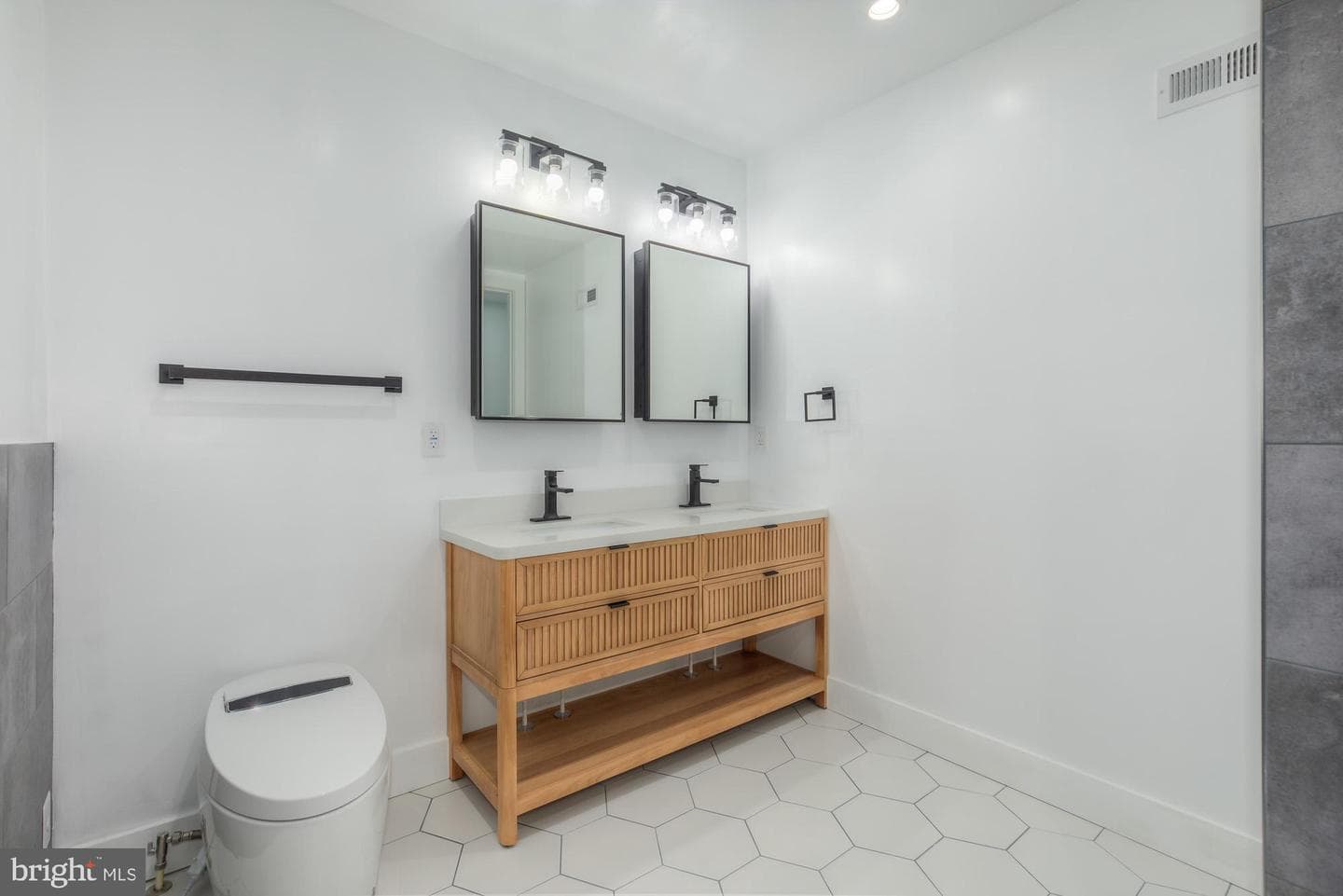 1218 5th Street NE #2 photo 17