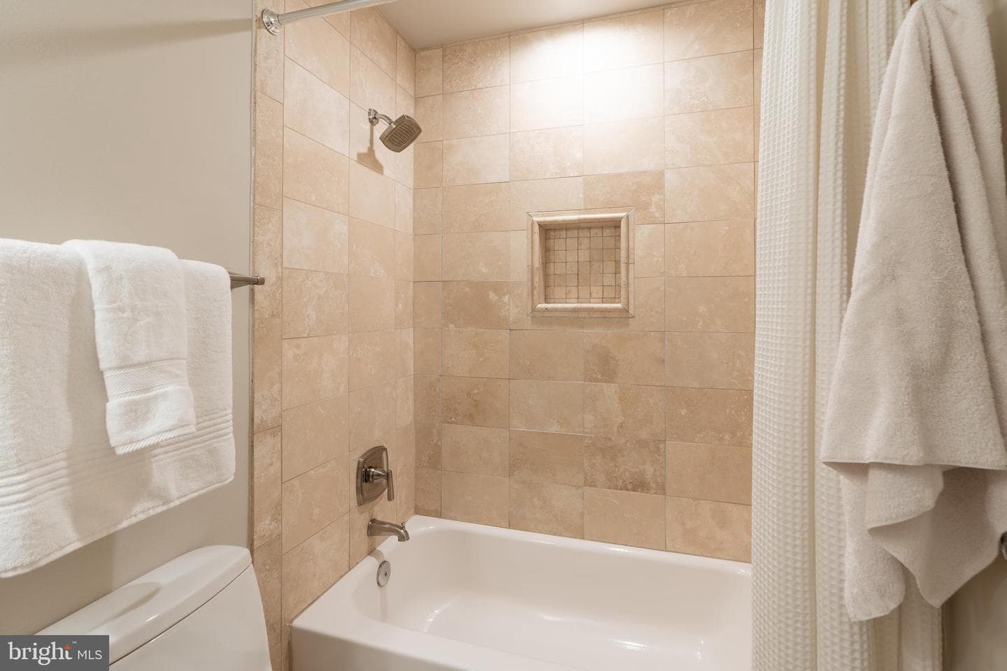 3299 Sutton Place NW #c photo 30