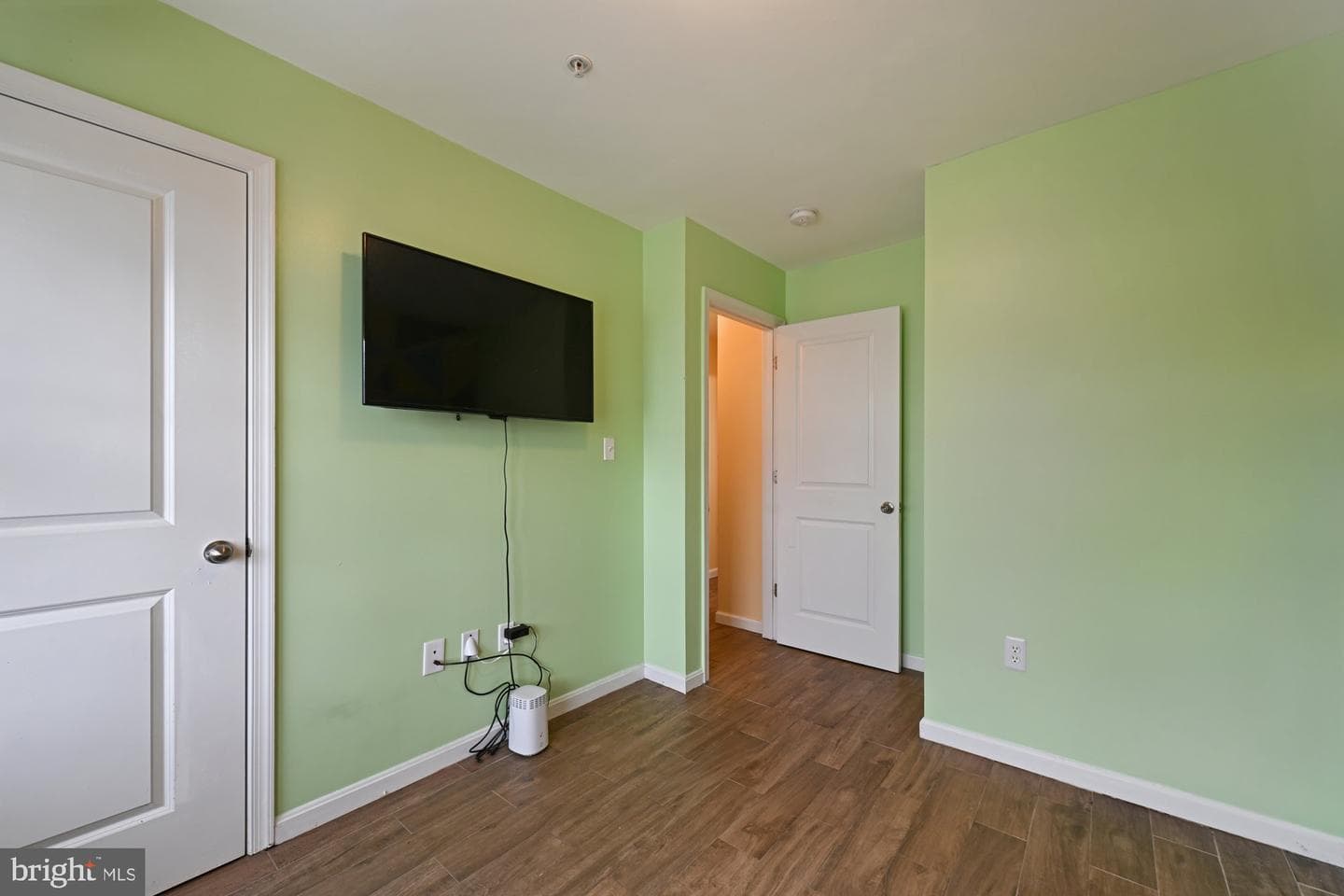 2382 Elvans Road SE photo 35