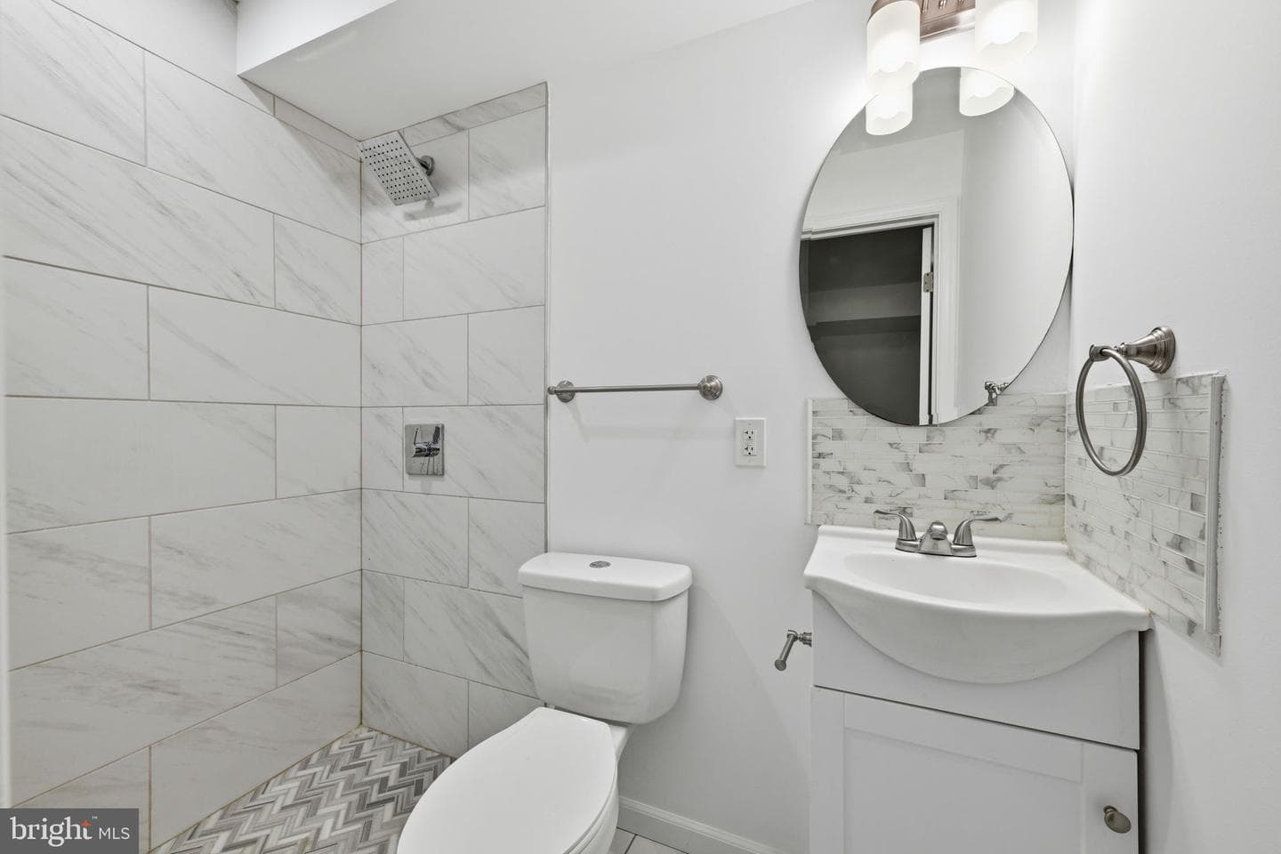 2242 16th Street NE photo 17