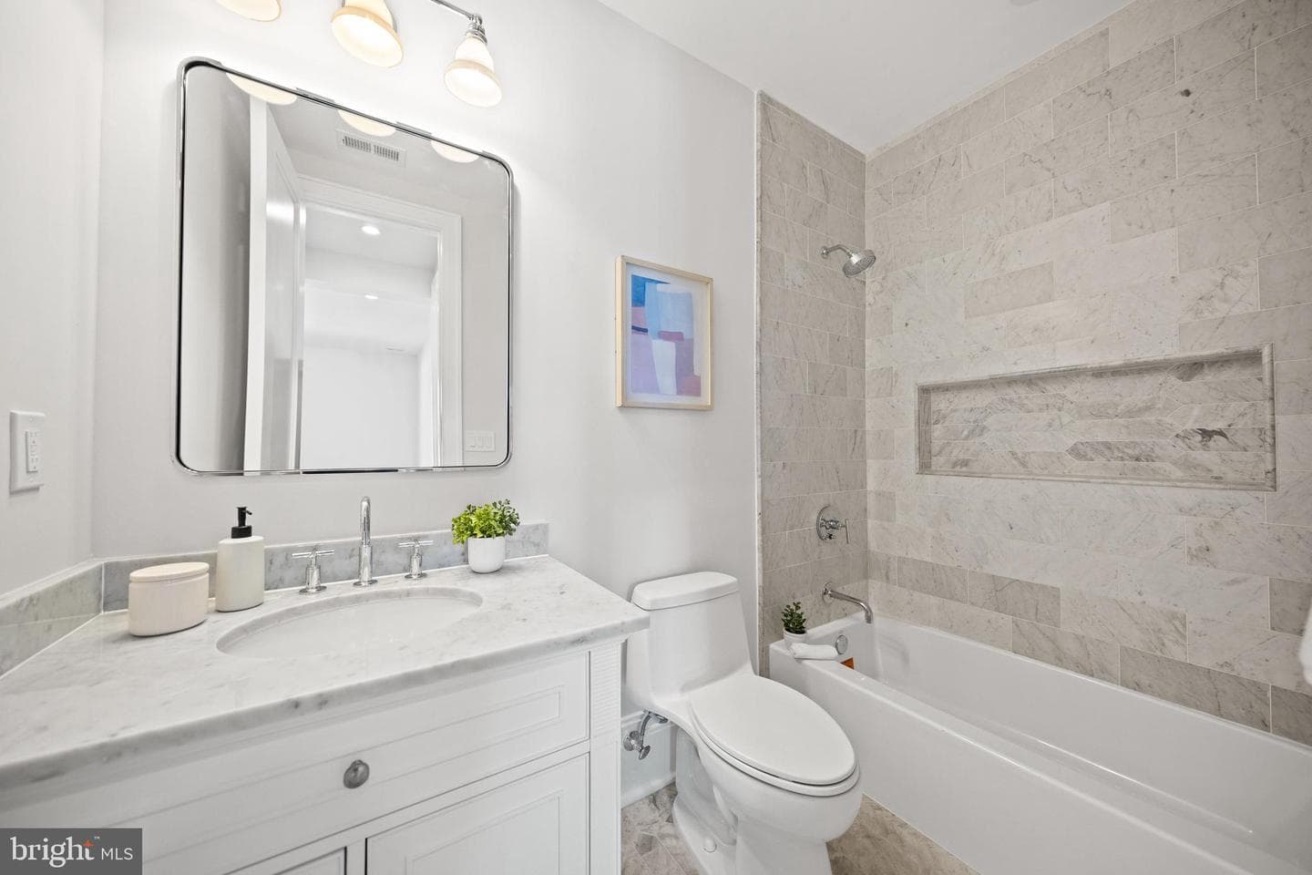 1863 Newton Street NW photo 24