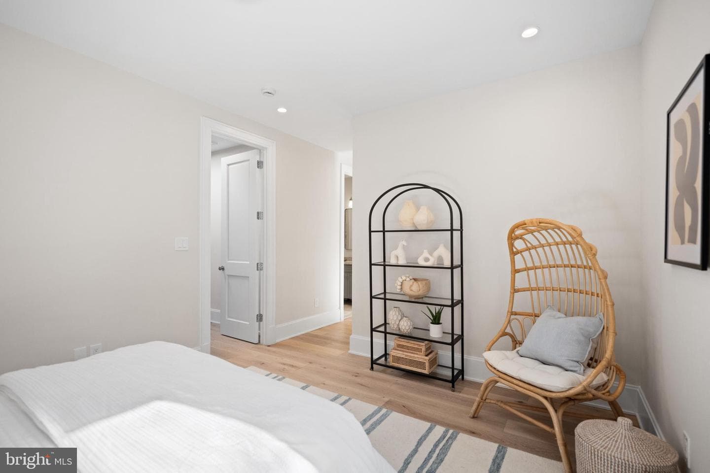 1863 Newton Street NW photo 31