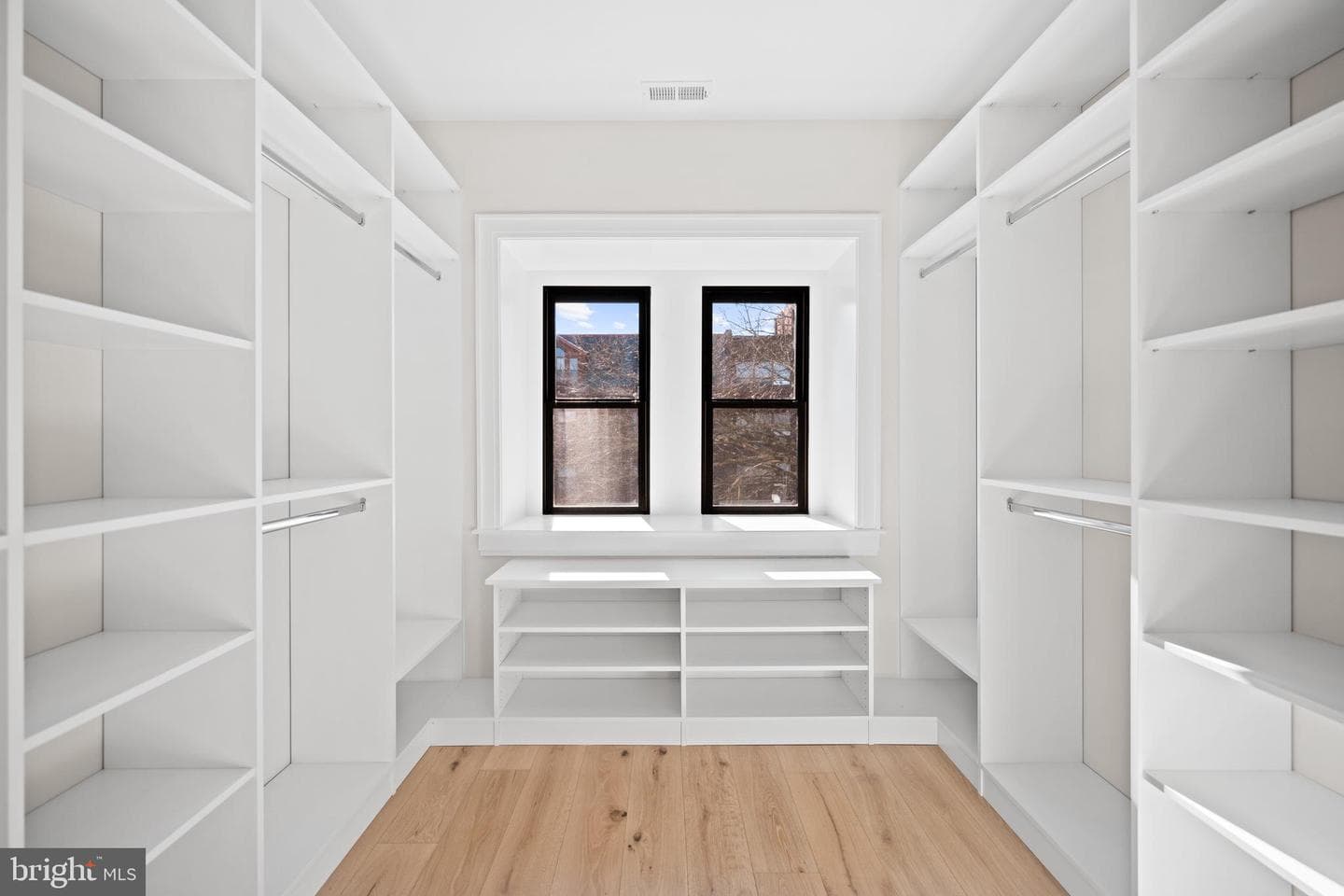 1863 Newton Street NW photo 33