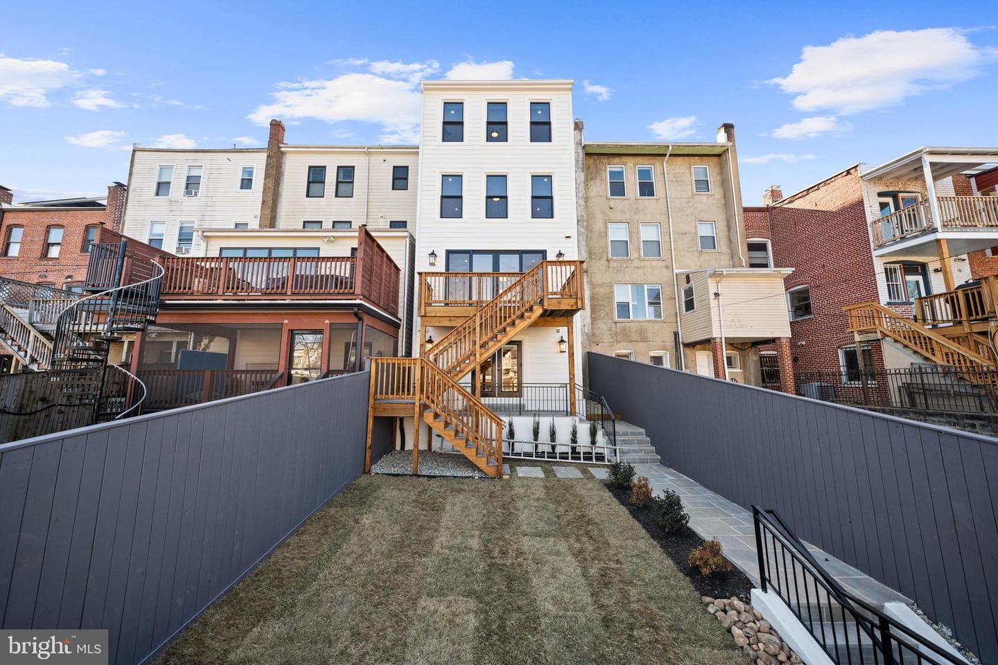 1863 Newton Street NW photo 45