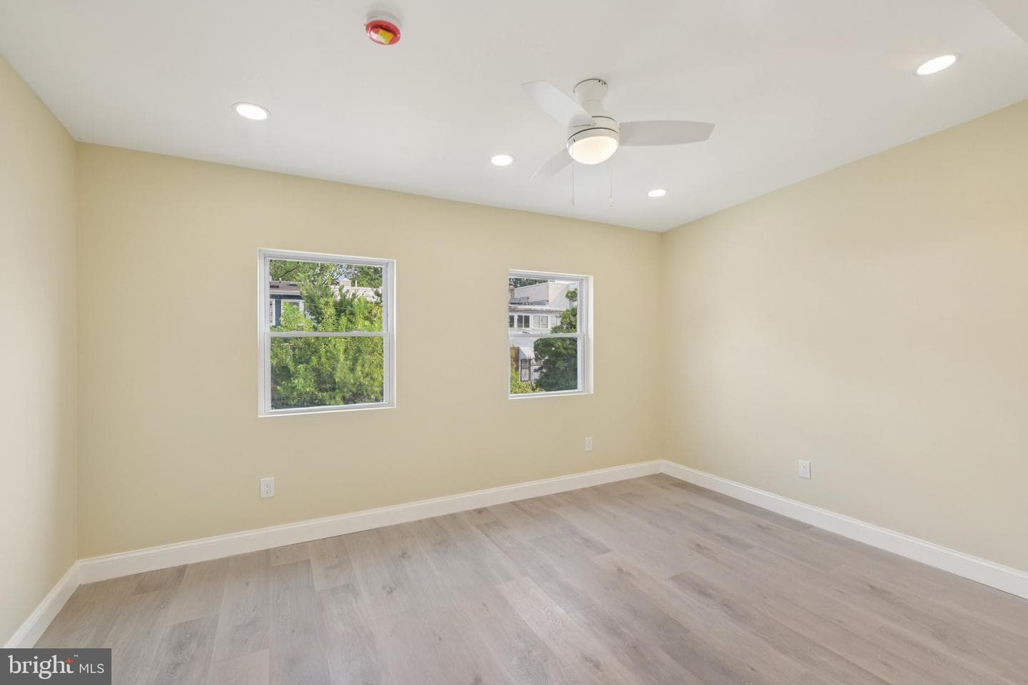 729 Madison Street NW photo 20