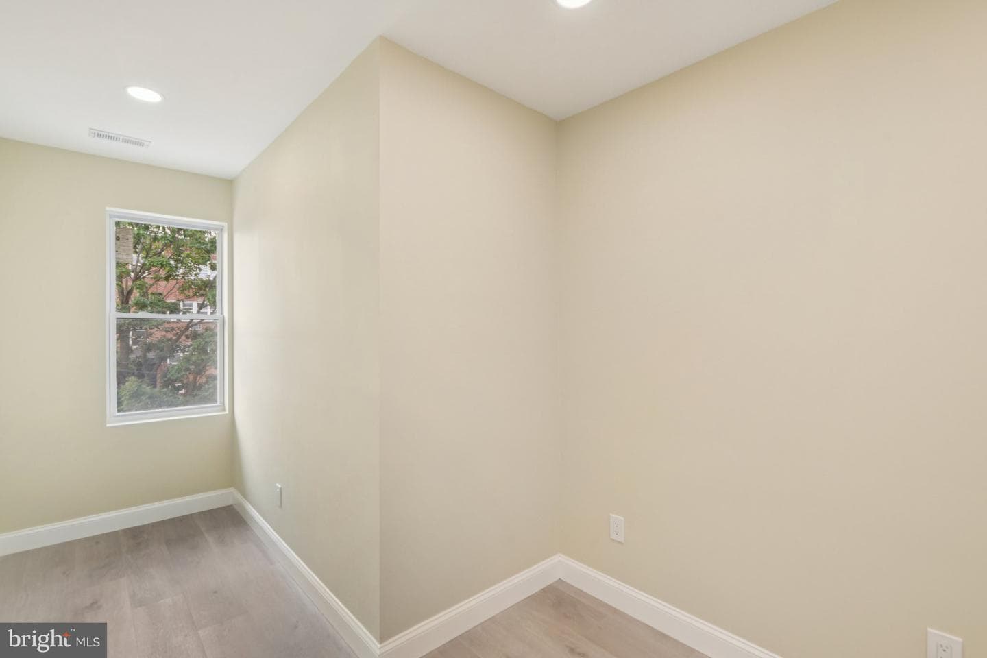 729 Madison Street NW photo 29
