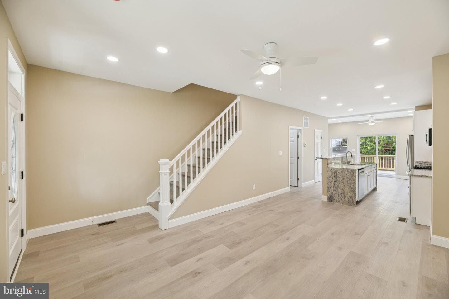 729 Madison Street NW photo 6