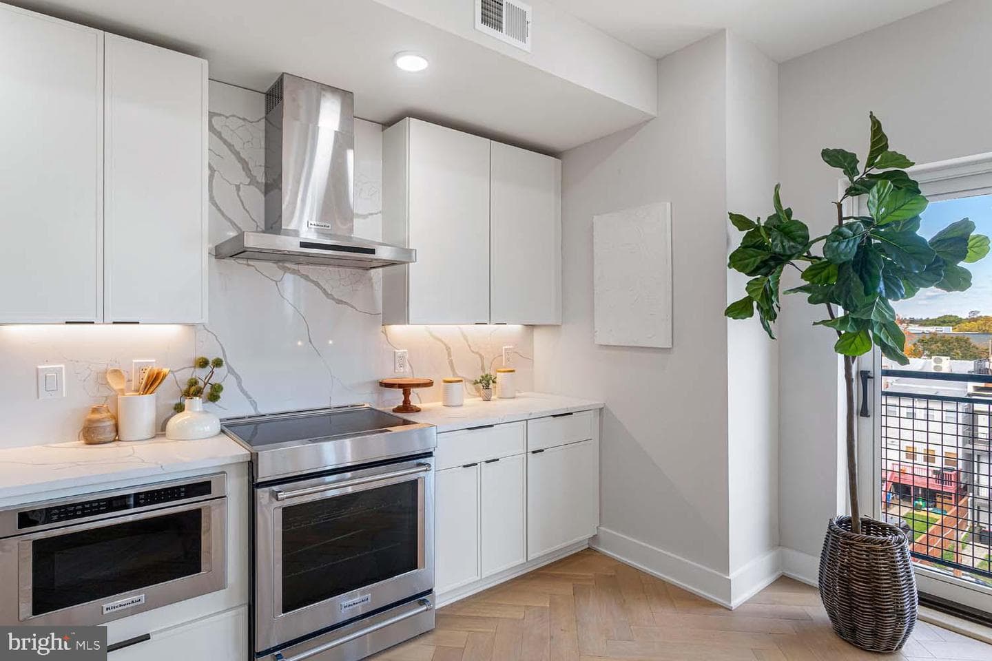 1516 East Capitol Street NE #t photo 12