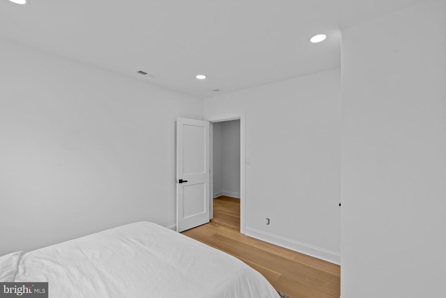 536 Oneida Place NW photo 27