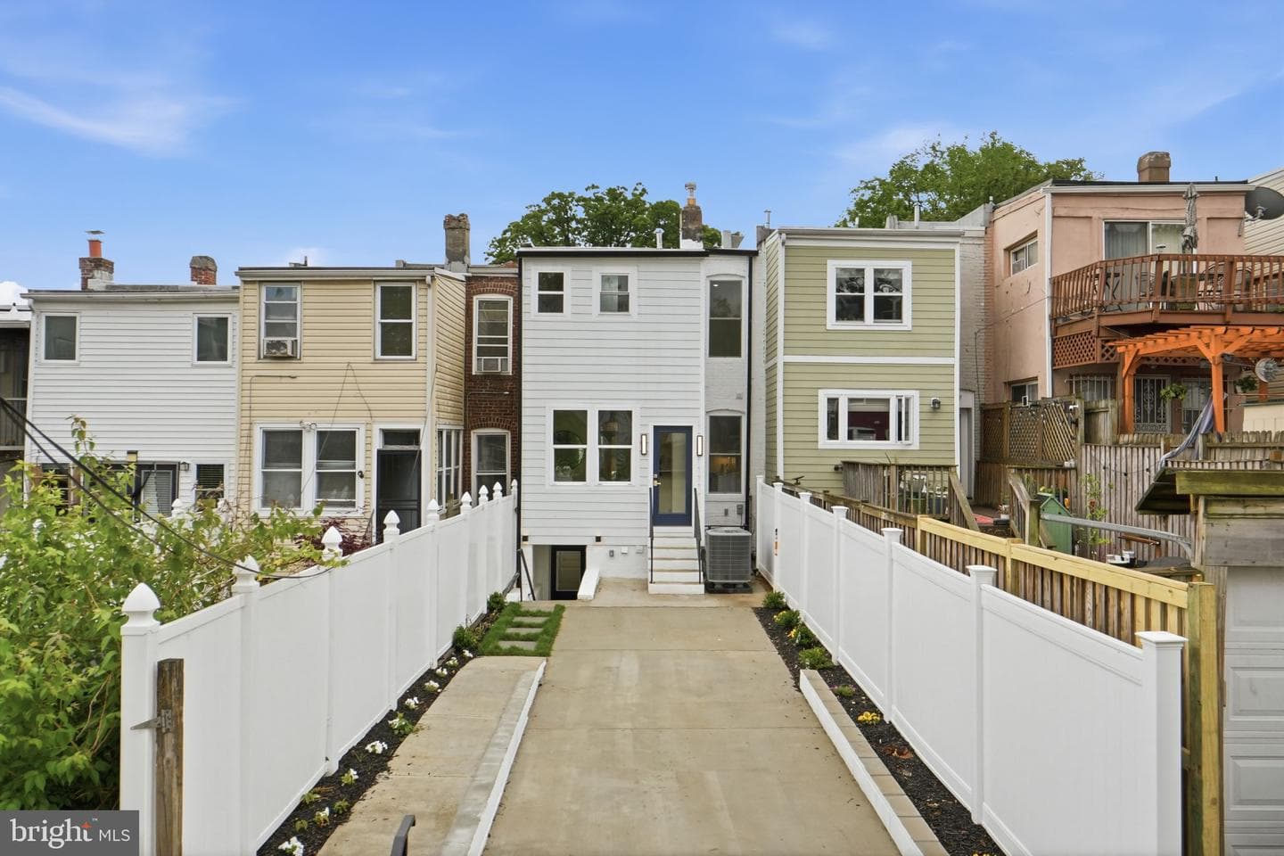 220 V Street NE photo 42