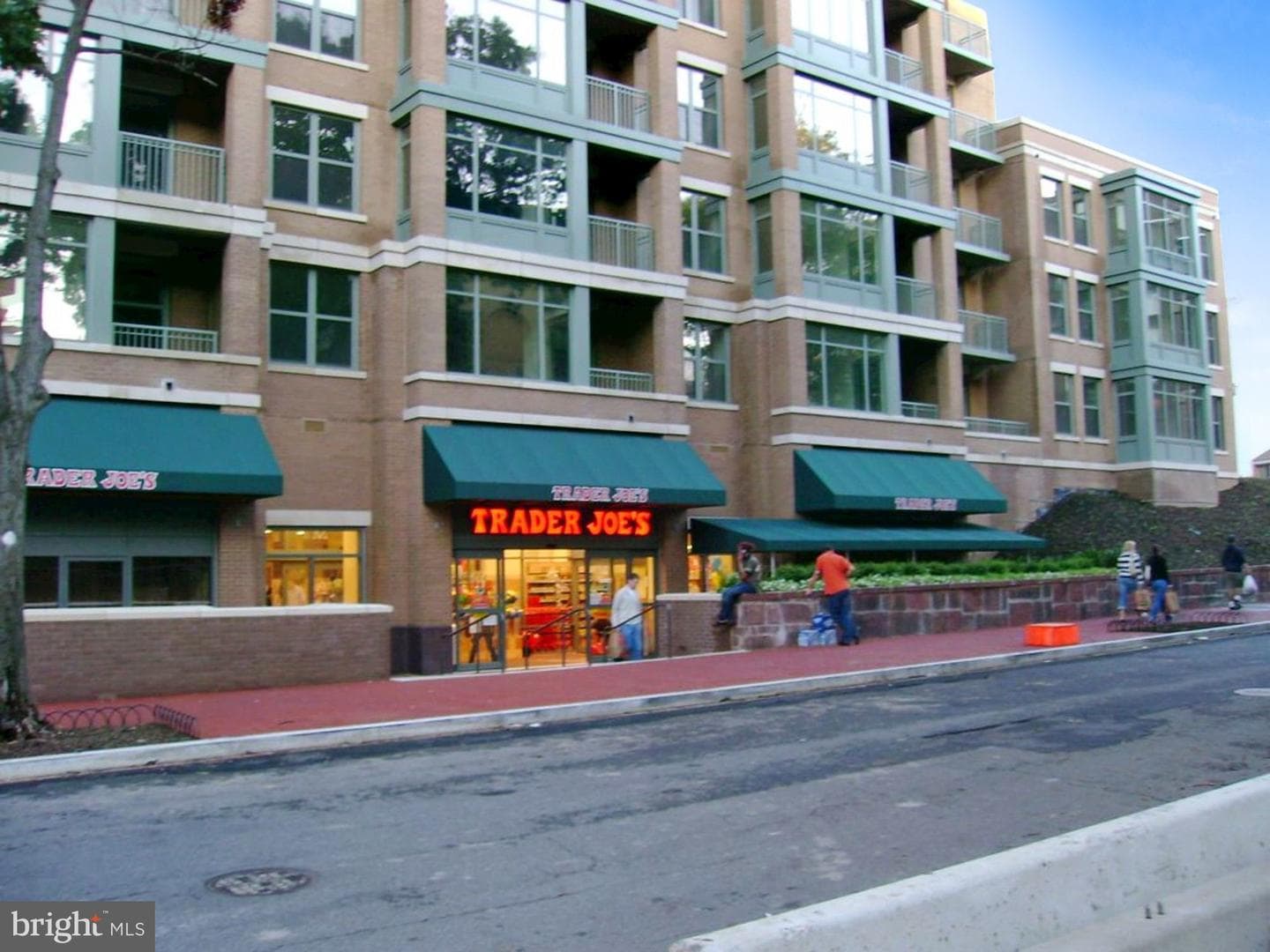 2501 M Street NW #311 photo 22