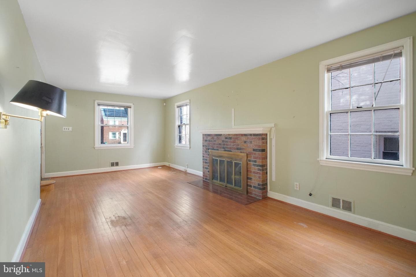 1605 Crittenden Street NE photo 5