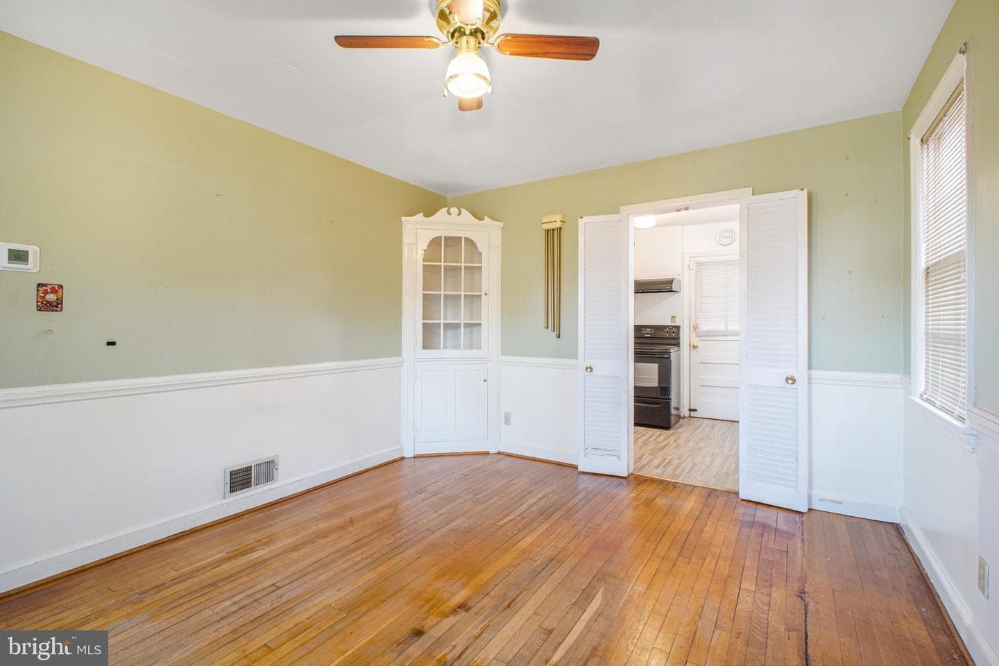 1605 Crittenden Street NE photo 8