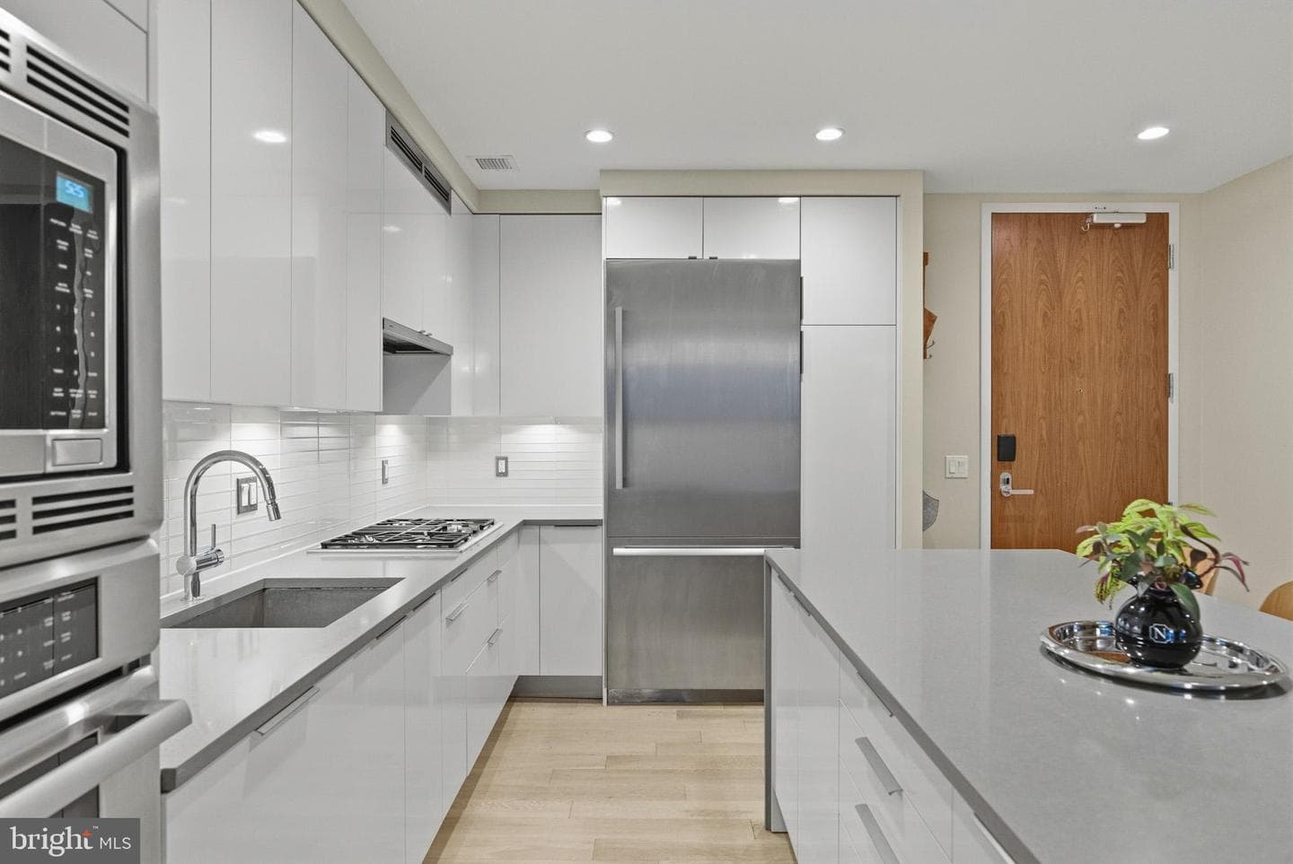45 Sutton Square SW #403 photo 14