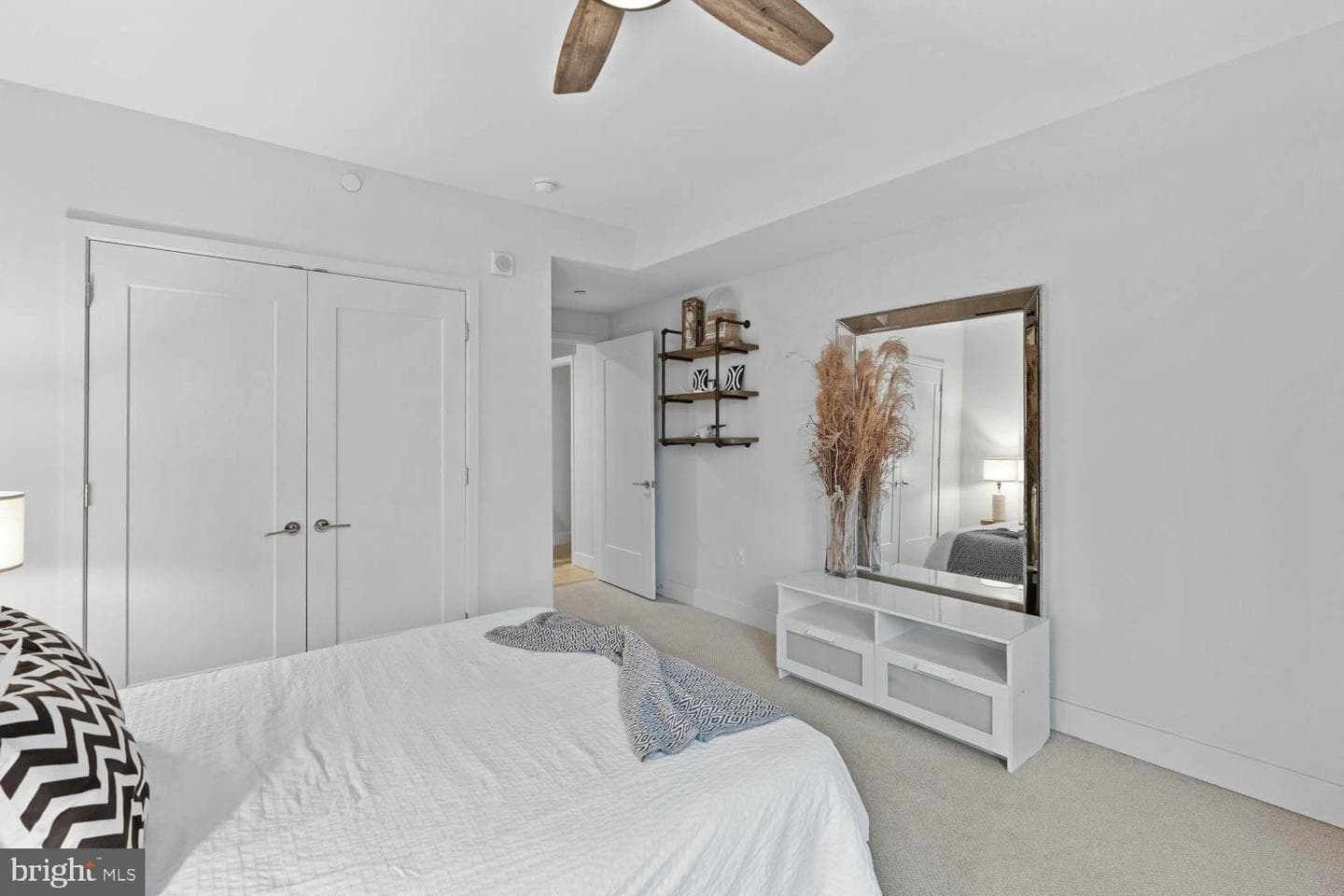 45 Sutton Square SW #403 photo 17