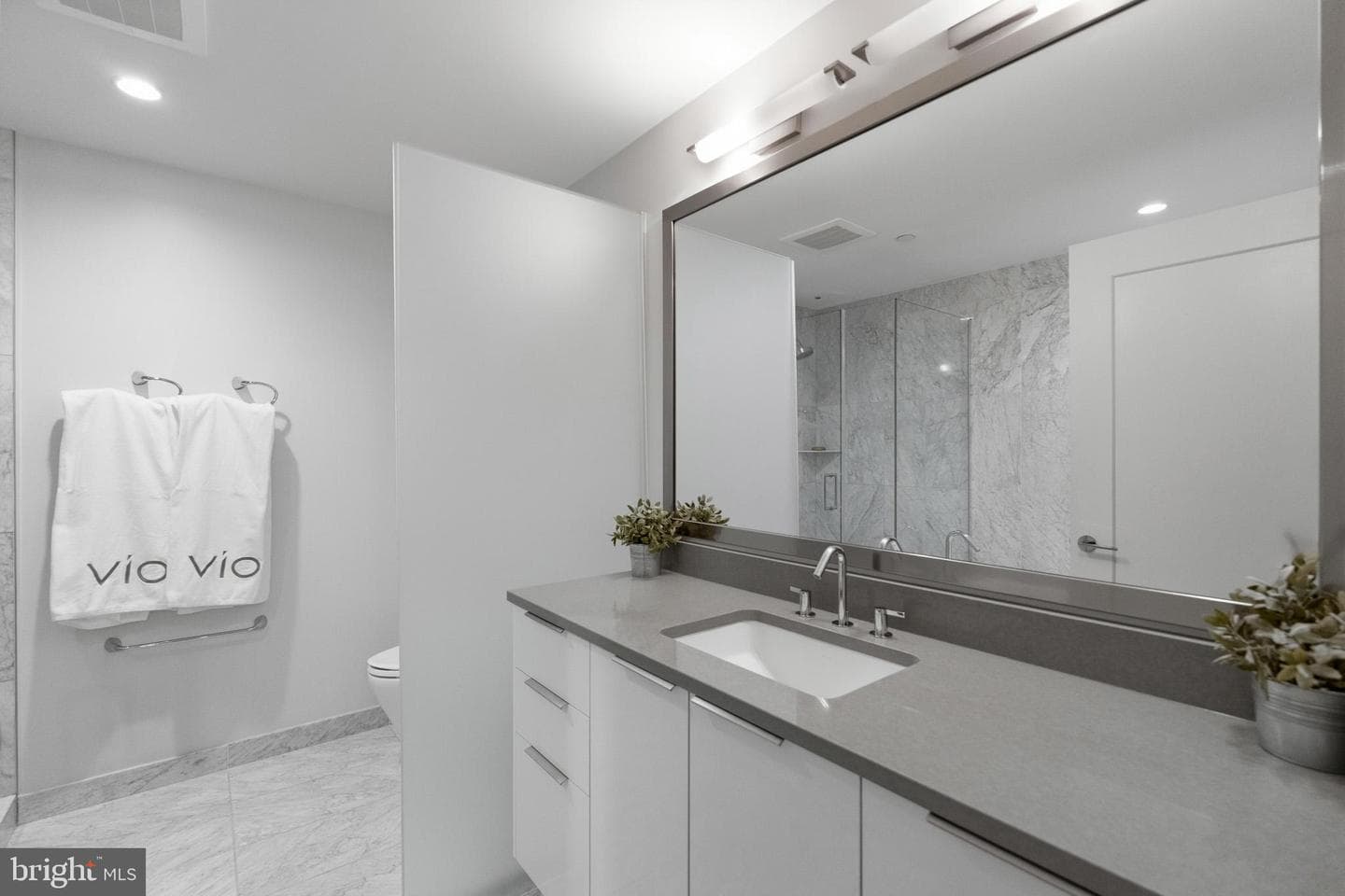 45 Sutton Square SW #403 photo 43