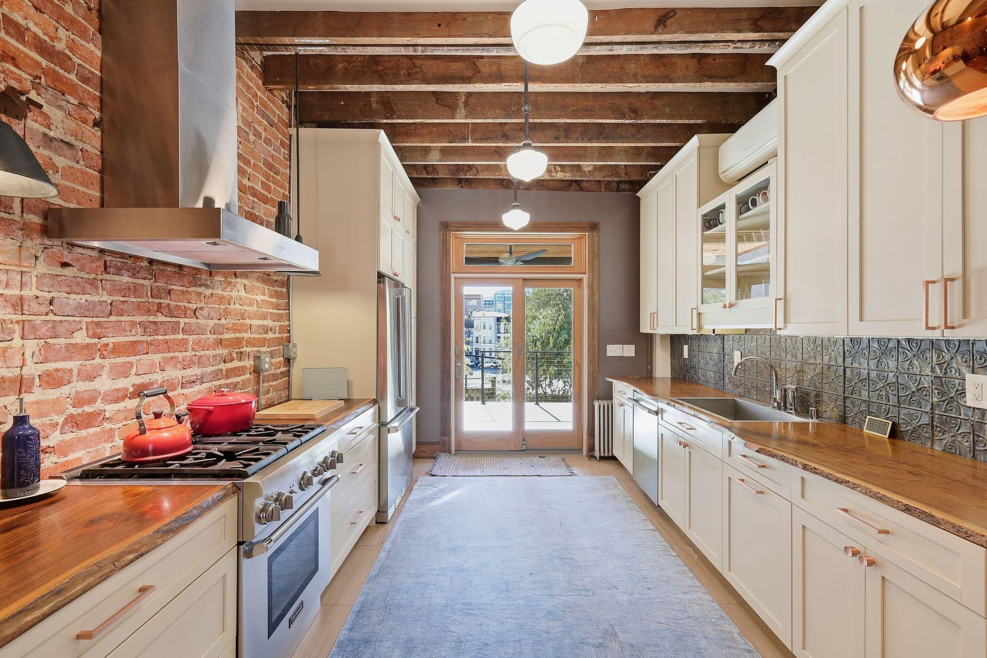 33 Q Street NE photo 3